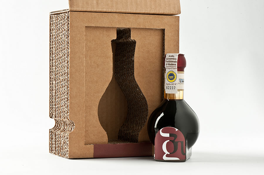 aceto-balsamico-tradiz-di-modena-dop02-900.jpg